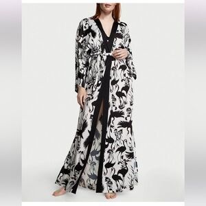Victoria’s Secret Cranes Satin kimono robe Size XS/S